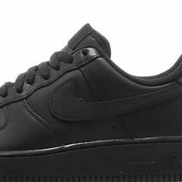 im selling nikes come buy now!!!!!